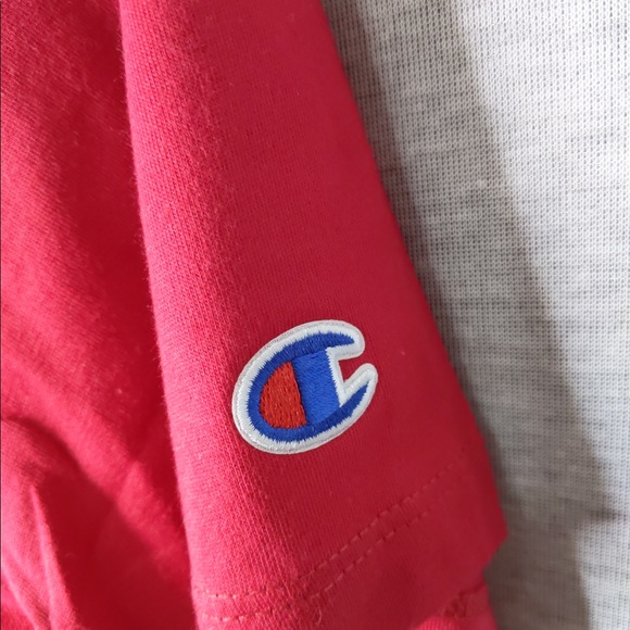 🎄 3/$35 👯‍♀️Host Pick⚡️Champion Logo Cropped Tee - Picture 6 of 12